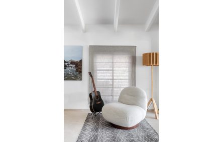 כורסא מסתובבת MEME